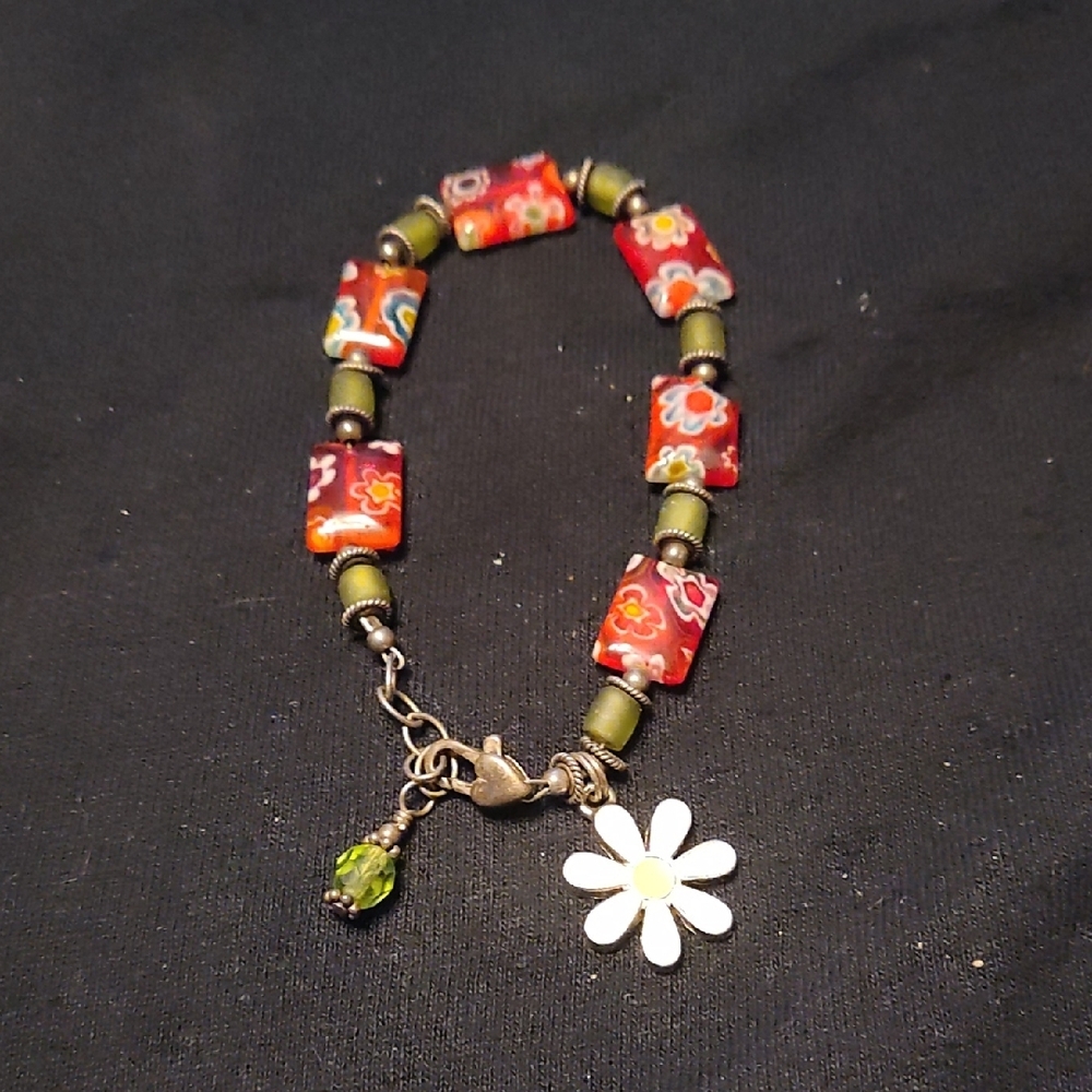 8" Glass Bead Sterling Silver Bracelet With Daisy Charm